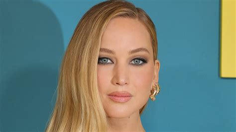 jennifer lawrence nacked|Jennifer Lawrence stuns fans by getting NAKED in X